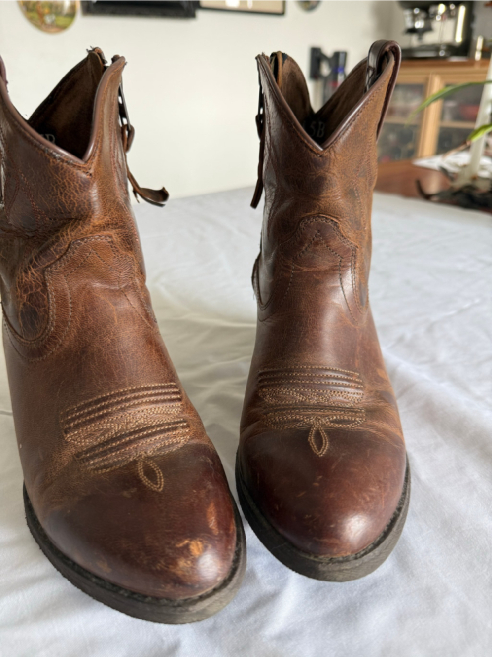 Women's Ariat Brown Leather Western Ankle Boots Size 8.5 - Picture 6 of 7